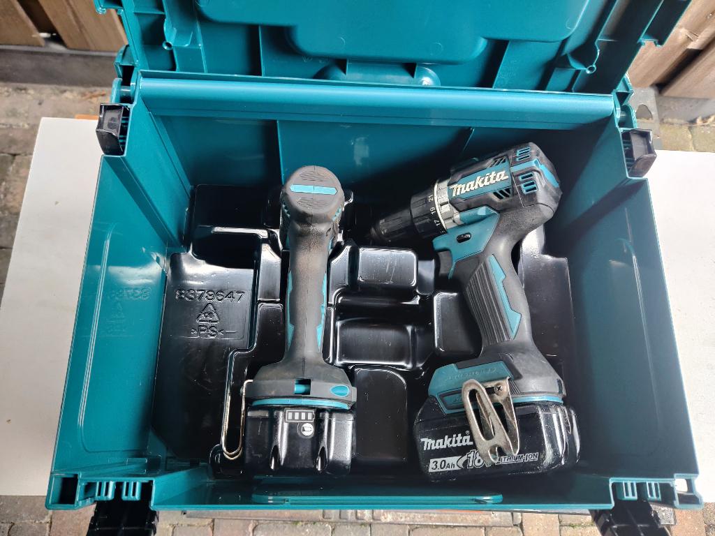 Makita 18V duo set DDF484 en DTD157 met 2x3.0AH accu's, Ophalen of Verzenden, Gebruikt, Boor- en Schroefmachine
