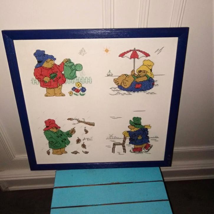 Geborduurd Paddington schilderijtje 4 jaargetijden, Huis en Inrichting, Woonaccessoires | Wanddecoraties, Gebruikt, Ophalen