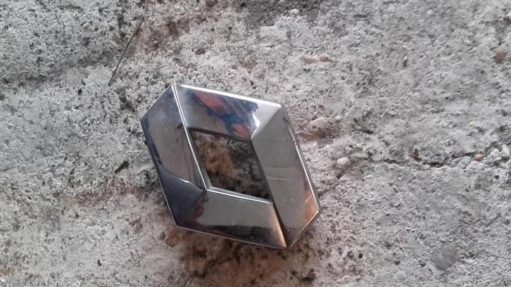 Embleem Laguna 2002, Auto diversen, Overige Auto diversen, Ophalen of Verzenden