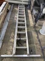 Altrex ladder uitschuifbaar. 2x12 sporten/treden, Doe-het-zelf en Verbouw, Ladders en Trappen, Ophalen, Zo goed als nieuw