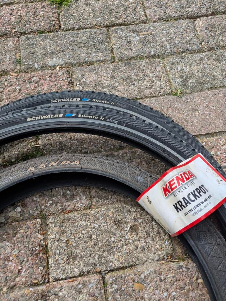 Fietsbanden: 2x Schwalbe 24 inch, 1x Kenda 20 inch, Fietsen en Brommers, Fietsonderdelen, Ophalen of Verzenden, Kinderfiets