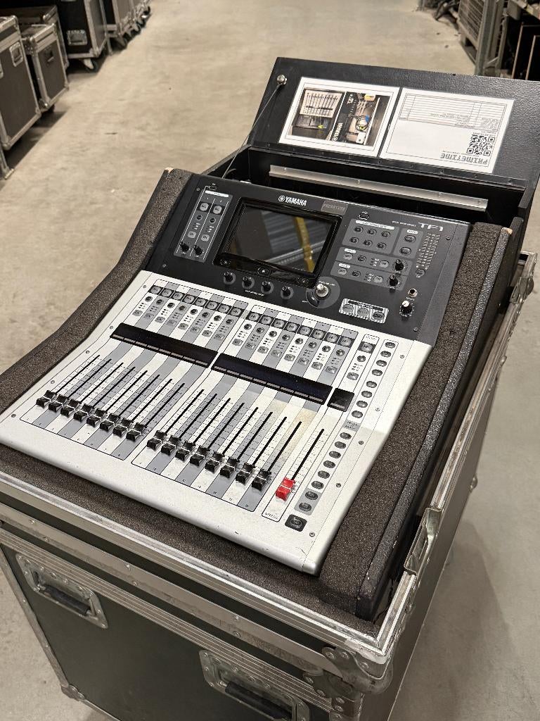 Yamaha TF1, Muziek en Instrumenten, Mengpanelen, Ophalen, Gebruikt, 10 tot 20 kanalen