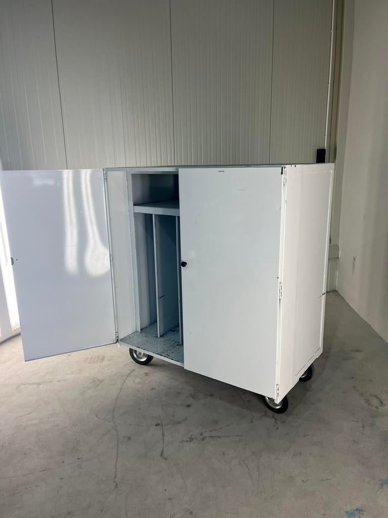 Verrijdbare opslag kast, Huis en Inrichting, Ophalen of Verzenden, Zo goed als nieuw