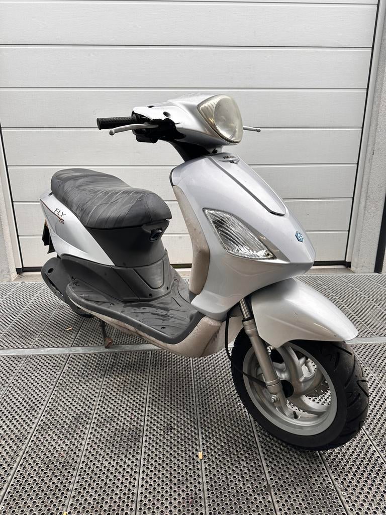Piaggio Fly 125cc 4T (skr zip runner hexa 125cc 172cc 180cc), Ophalen of Verzenden, Zo goed als nieuw, Piaggio