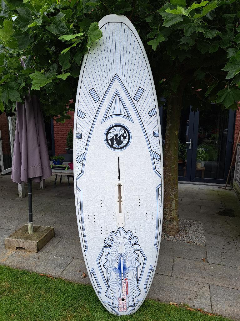 Surfplank RRD Evolution met toebehoren te koop, Ophalen, 250 tot 300 cm, Met draagtas, Plank