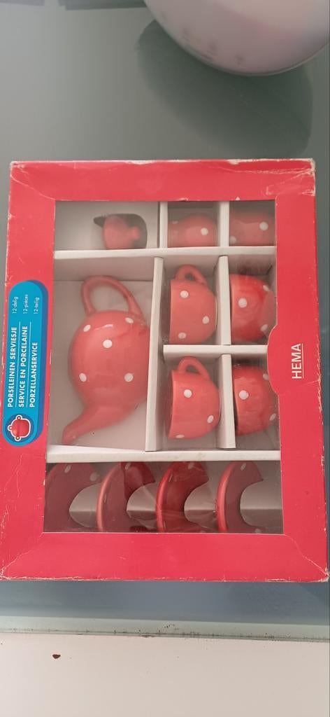 Porseleinen Serviesje - Rood met Witte Stippen, Ophalen of Verzenden