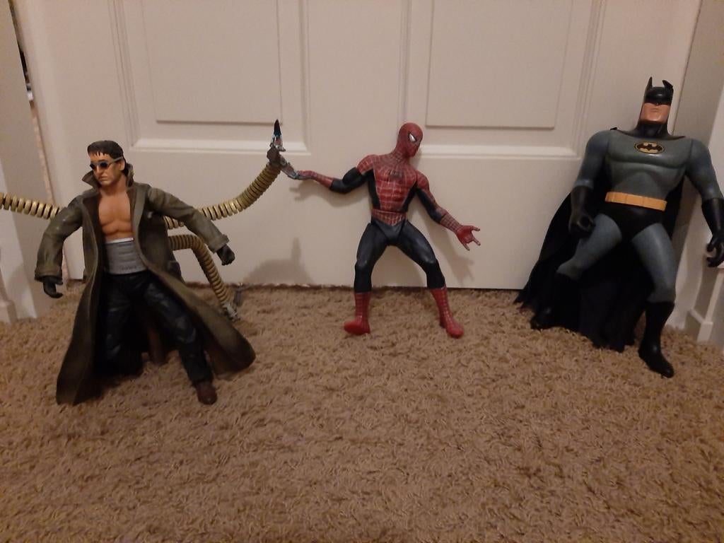 Spiderman. badman en ..30 tot 35 cm hoog, Ophalen of Verzenden, Beeldje of Figuurtje