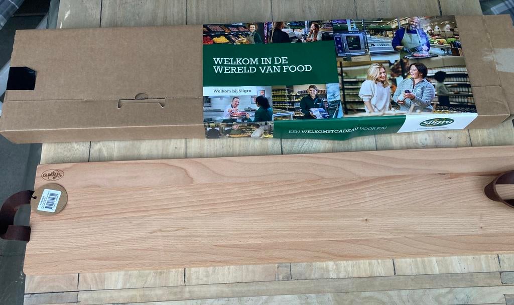 Originele beuken serveerplank ( Sligro) 89 cm leren handvat, Huis en Inrichting, Keuken | Keukenbenodigdheden, Overige typen, Hout