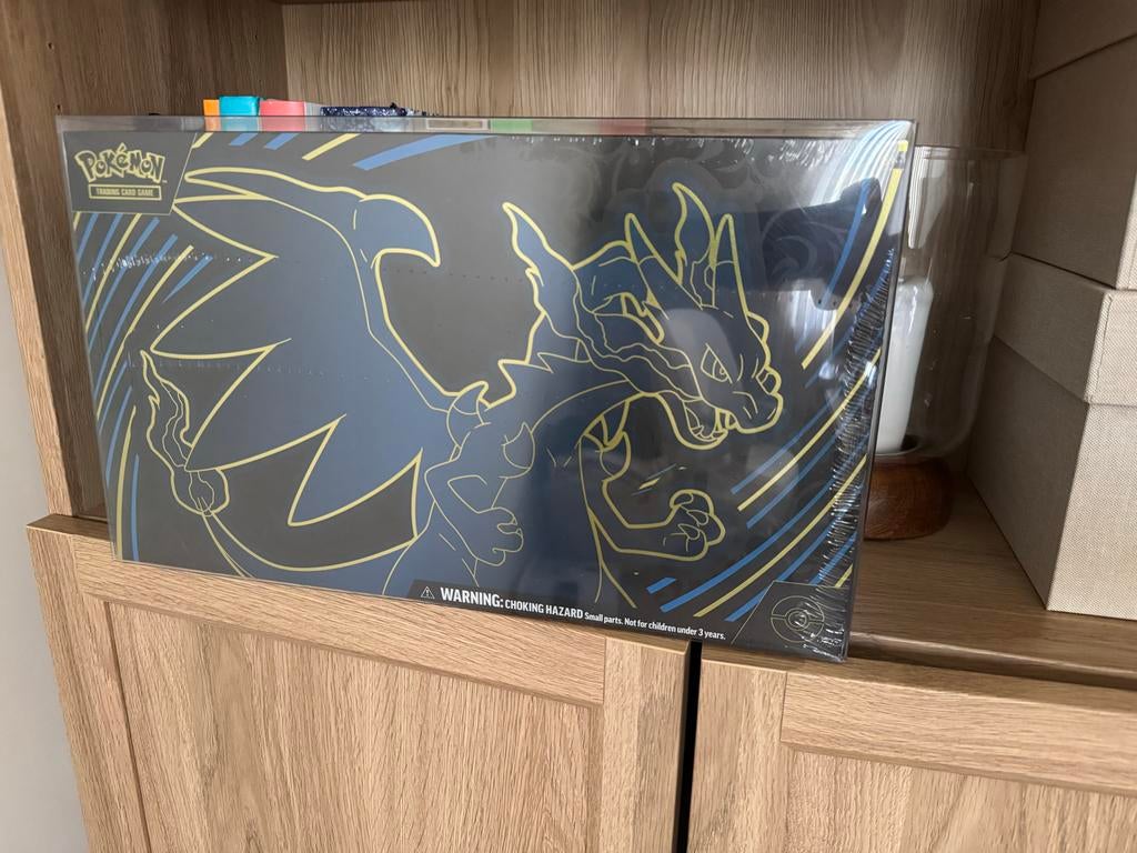 Mega Charizard X EX Ultra Premium Collection UPC, Hobby en Vrije tijd, Verzamelkaartspellen | Pokémon, Ophalen of Verzenden, Nieuw