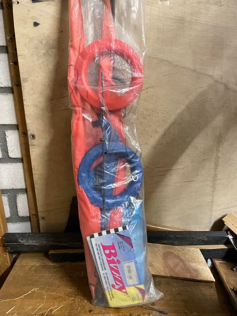 Bizzy Stuntvlieger - Leuk voor het strand!, Ophalen of Verzenden, Nieuw, Tweelijns, Vlieger