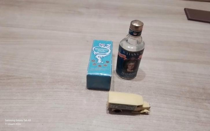 Boldoot Eau de Cologne,vol, en Juliana 70 jaar flesje, Sieraden, Tassen en Uiterlijk, Uiterlijk | Parfum, Gebruikt, Ophalen of Verzenden