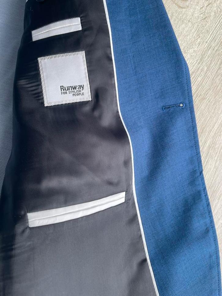 Runway Kostuum Maat 50, Kleding | Heren, Kostuums en Colberts, Zo goed als nieuw, Maat 48/50 (M), Blauw, Ophalen of Verzenden