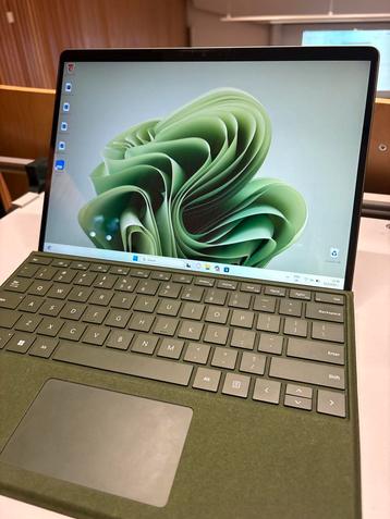 Microsoft Surface Laptop - 13 inch, SSD, Touchscreen beschikbaar voor biedingen