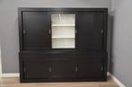 Zwarte vitrinekast met dichte deuren 260 cm, 200 cm of meer, Ophalen of Verzenden, Zo goed als nieuw, 200 cm of meer