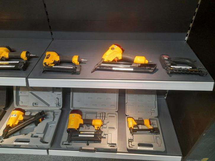 Diverse pneumatische tackers - Union & Senco, Doe-het-zelf en Verbouw, Gereedschap | Handgereedschap, Gebruikt, Ophalen