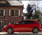 Alfa Romeo Giulietta 1.4 Turbo 120pk 2016 Rood, Auto's, Voorwielaandrijving, 65 €/maand, 4 cilinders, Handgeschakeld