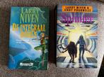 6 science fiction boeken van larry niven en jerry pournelle, Ophalen of Verzenden, Zo goed als nieuw, Larry niven