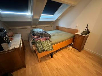 Tweepersoons houten bed