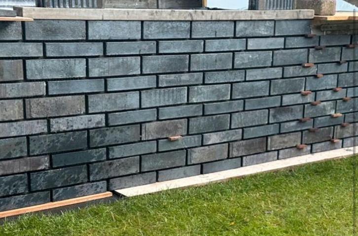 Steenstrips meerdere partijen    Mix, Doe-het-zelf en Verbouw, Metselstenen, Zo goed als nieuw, Bakstenen, Ophalen of Verzenden