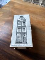 Blokker Grachtenhuis Klokgevel Noord Holland 1996, Ophalen, Zo goed als nieuw