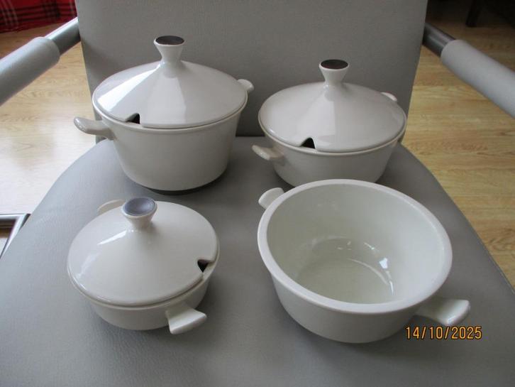 Fris-Edam - Jubilant - design - Holland, Huis en Inrichting, Keuken | Servies, Zo goed als nieuw, Schaal of Schalen, Effen, Keramiek