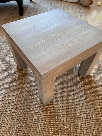 Bijzettafel 50x50x 40 beschikbaar voor biedingen