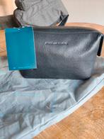 Nieuwe leren toilettas van Piquadro, Zwart, Minder dan 40 cm, Nieuw, Minder dan 35 cm