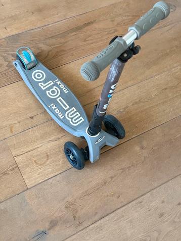 Micro Step Maxi Deluxe Volcano grijs (foldable)  beschikbaar voor biedingen