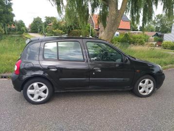 Renault Clio 1.6 16V RXE 5DR  2002 Zwart beschikbaar voor biedingen