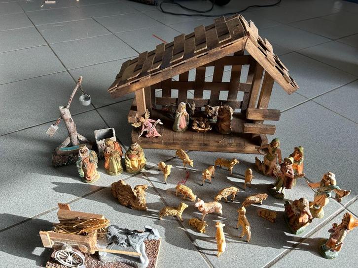 Kerststal stevige houten kerststal met alle figuren., Diversen, Kerst, Gebruikt, Ophalen of Verzenden