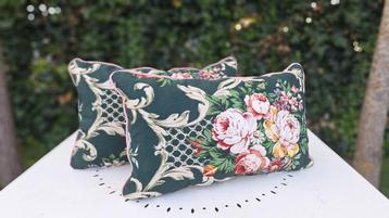 Handmade sierkussens, lendekussens, vintage stoffen  beschikbaar voor biedingen