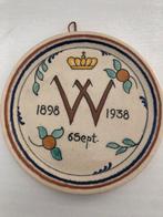 Wilhelmina wandbord met opschrift “1898 1938 6 Sept”, Verzamelen, Koninklijk Huis en Royalty, Ophalen of Verzenden, Zo goed als nieuw