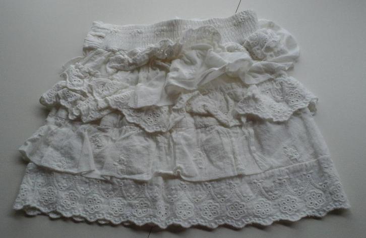 Orchestra Schattige wit rokje met franjes van kant (maat 74), Kinderen en Baby's, Babykleding | Maat 74, Nieuw, Meisje, Jurkje of Rokje