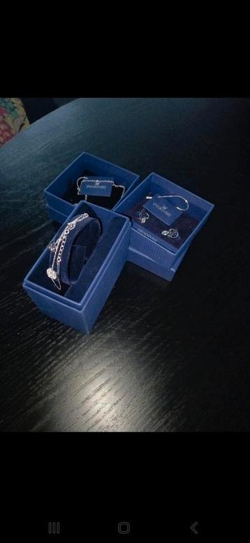 NIEUW in doos complete swarovski sieraden set te koop!! beschikbaar voor biedingen
