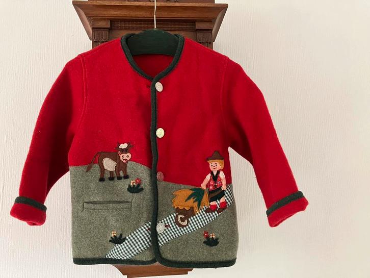 Sigi Scheiber rood wollen jasje met applicaties 116/122 izgs, Kinderen en Baby's, Kinderkleding | Maat 116, Gebruikt, Jongen of Meisje