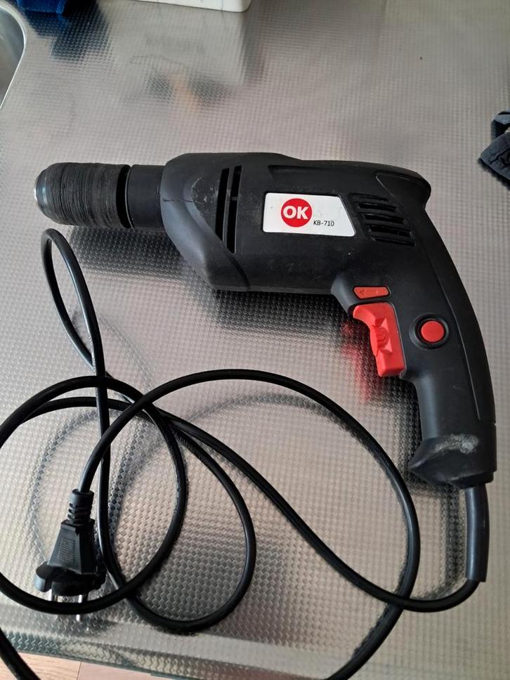 OK Boormachine KB-710, Doe-het-zelf en Verbouw, Gereedschap | Boormachines, Gebruikt, Boormachine, 600 watt of meer, Klopboormechanisme