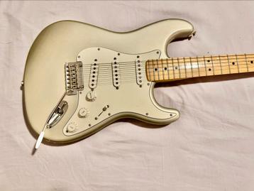 Fender Stratocaster Limited Edition Inca silver 100 stuks beschikbaar voor biedingen