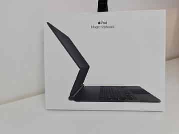 Magic Keyboard 12.9 iPad Pro (3/4/5/6th gen) - Czech beschikbaar voor biedingen