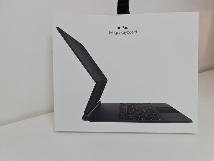 Magic Keyboard 12.9 iPad Pro (3/4/5/6th gen) - Czech, Computers en Software, Tablet-hoezen, Nieuw, Bescherming voor- en achterkant