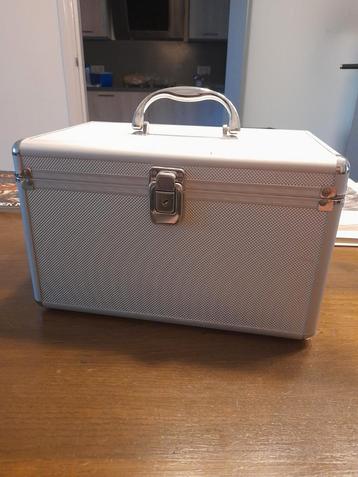 Aluminium CD Boxset beschikbaar voor biedingen