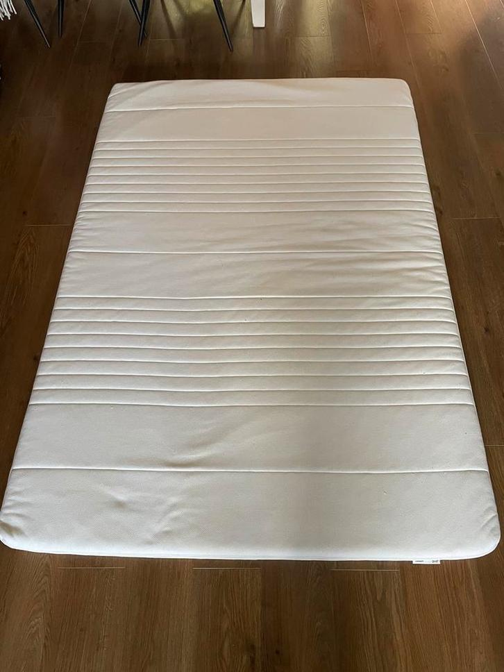 IKEA TUSSÖY Topmatras – 140x200 cm Memory Foam, 8 cm dik, Huis en Inrichting, Slaapkamer | Matrassen en Bedbodems, Gebruikt, Matras