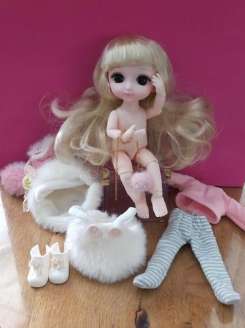Barbie bjd Mini Doll incl Fashion set  beschikbaar voor biedingen