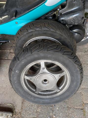 Velgen met nieuwe banden 10 inch voor gy6 en retro scooters  beschikbaar voor biedingen