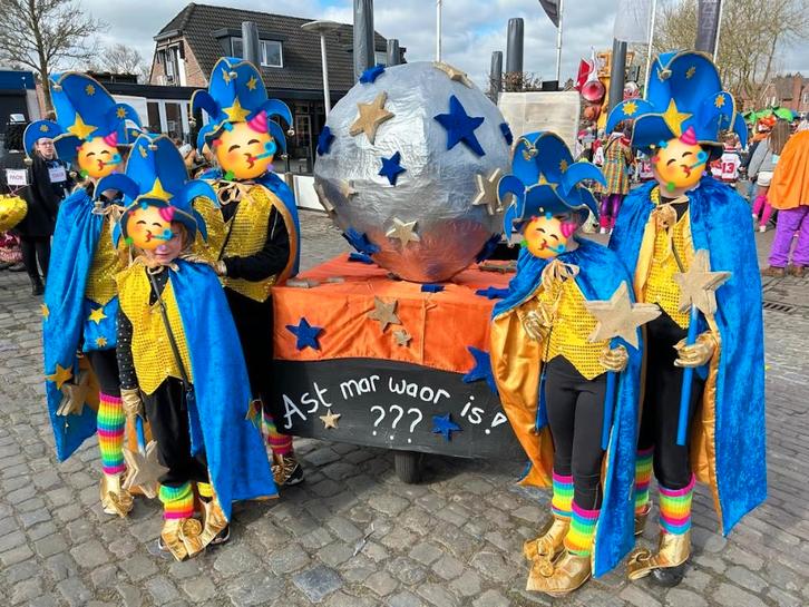Carnavalpakken loopgroep tovenaars, Kleding | Dames, Carnavalskleding en Feestkleding, Zo goed als nieuw, Kleding, Carnaval, Ophalen