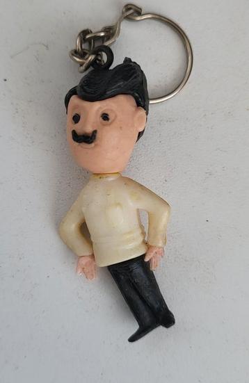 Vintage Sleutelhanger Man met Snor beschikbaar voor biedingen