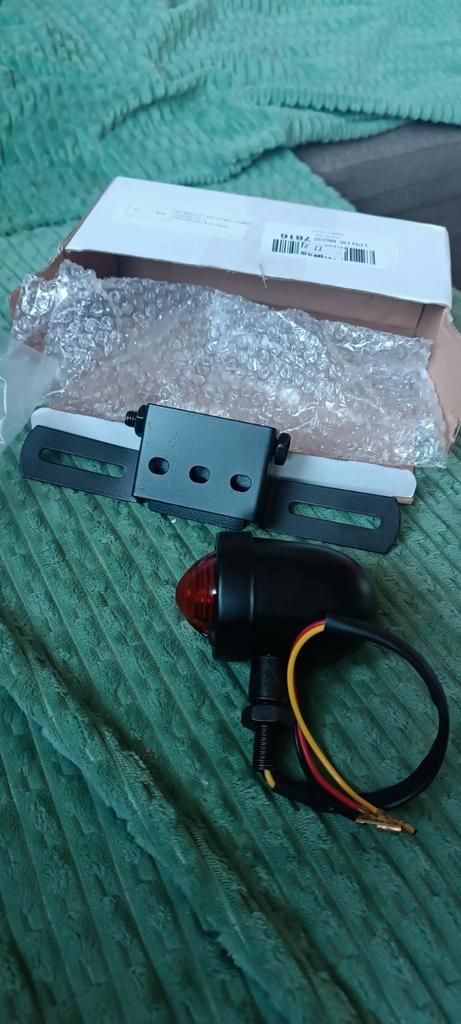 Nieuwe LED-achterlicht met kentekenhouder voor motor, Motoren, Tuning en Styling, Ophalen of Verzenden
