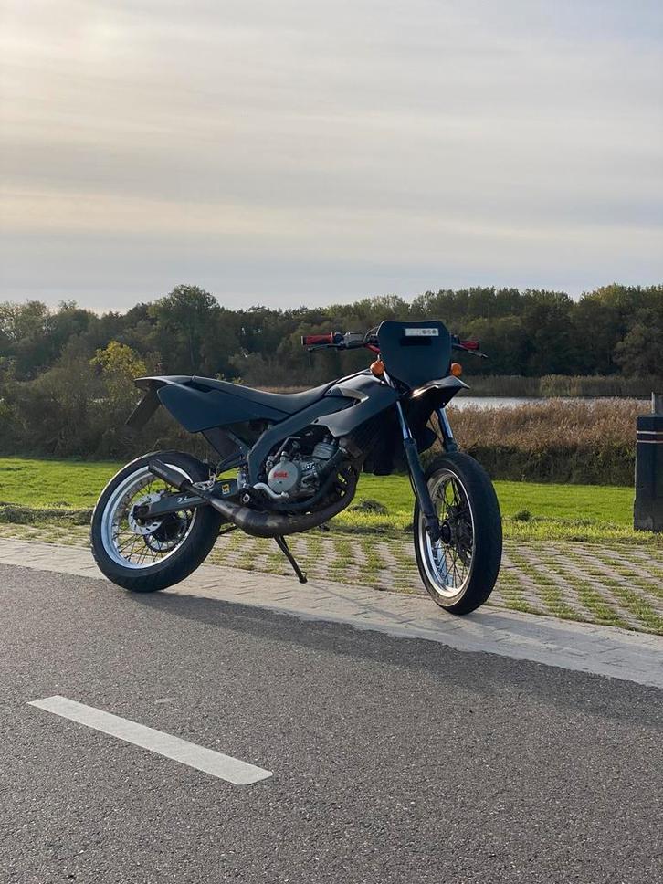 Derbi senda x-race 2010 70cc, Fietsen en Brommers, Brommers | Derbi, Gebruikt, Maximaal 45 km/u, Ophalen