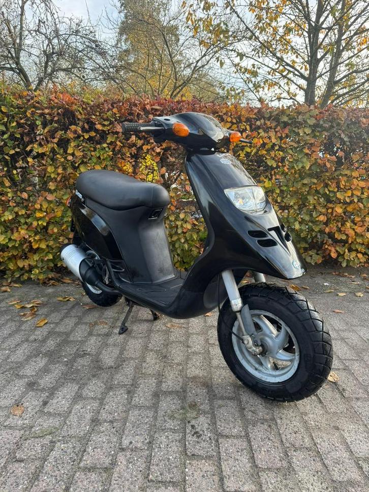 ⭐️Piaggio typhoon 50cc 2t 2001 Brom 17422 Km glans zwart⭐️, Fietsen en Brommers, Scooters | Piaggio, Zo goed als nieuw, Overige modellen