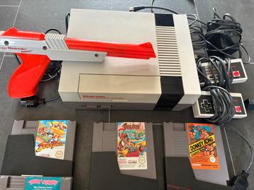 Nintendo NES Console + Zapper & 8 Games - Compleet! beschikbaar voor biedingen