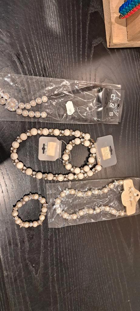 Partij kettingen met strass stenen en parels, Sieraden, Tassen en Uiterlijk, Kettingen, Nieuw, Overige materialen, Overige kleuren
